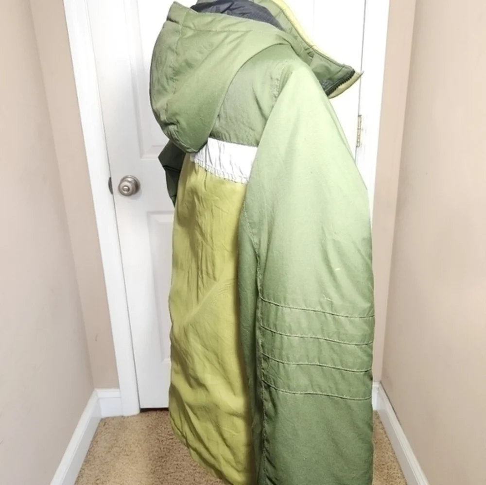 Columbia youth wateproof winter jacket coat 18/20 Warm Pockets Hood‎